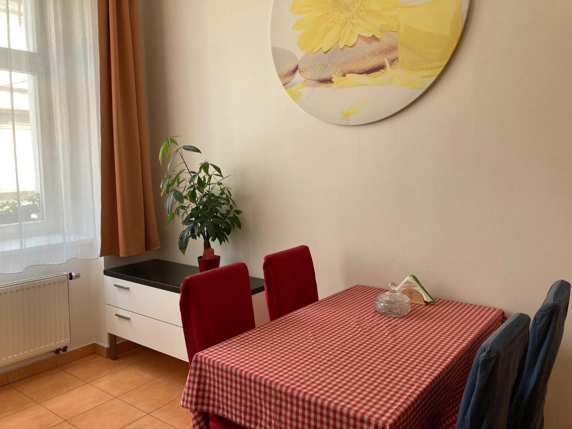 5 Aparthotel 3*